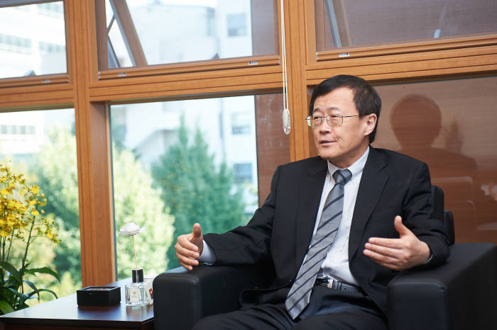 [의료바이오]스마트의료 리더를 만나다<11>이태원 경희의료원 경희의과학연구원장