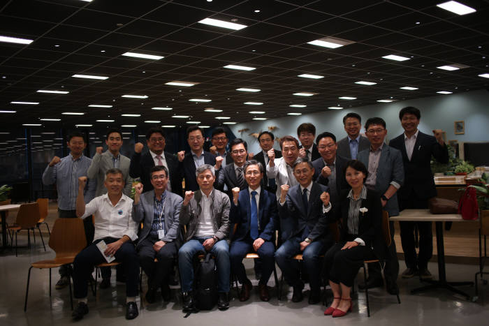 한국소프트웨어산업협회 일본진출협의체(KGIT)가 일본 도쿄에서 파트너스데이(KGIT Partner's Day)를 개최하고 참석자들과 함께 기념촬영했다.