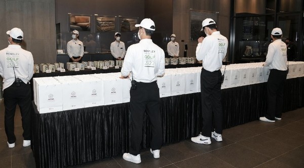 벤틀리 골프 인비테이셔널 2022 행사장에 비치한 '넘버에잇'. 사진/지아이바이옴