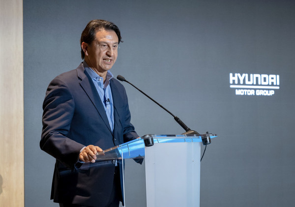 3일(화) 스페인 바르셀로나의 카탈루냐 콩그레스 센터(Palau de Congressos de Catalunya)에서 열린 FISITA WMC(FISITA World Mobility Conference)에서 현대차 대표이사 호세 무뇨스 사장이 기조연설을 진행하는 모습. 사진/현대자동차그룹