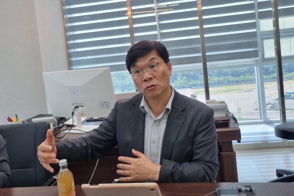 한용해 HLB그룹 CTO가 그룹 R&D에 관해 설명하고 있다. 사진/HLB